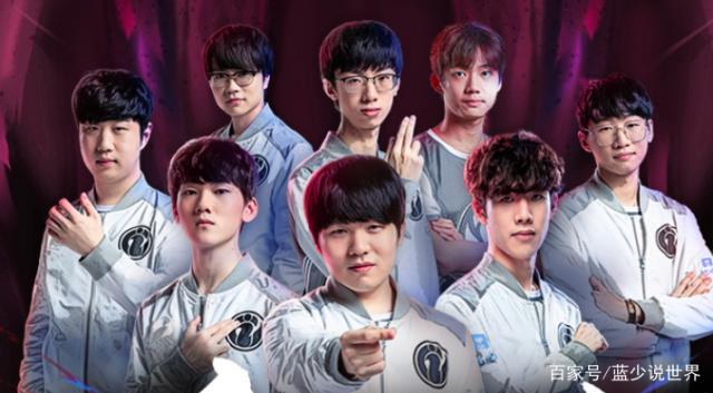 着媒体和球 着媒体和球